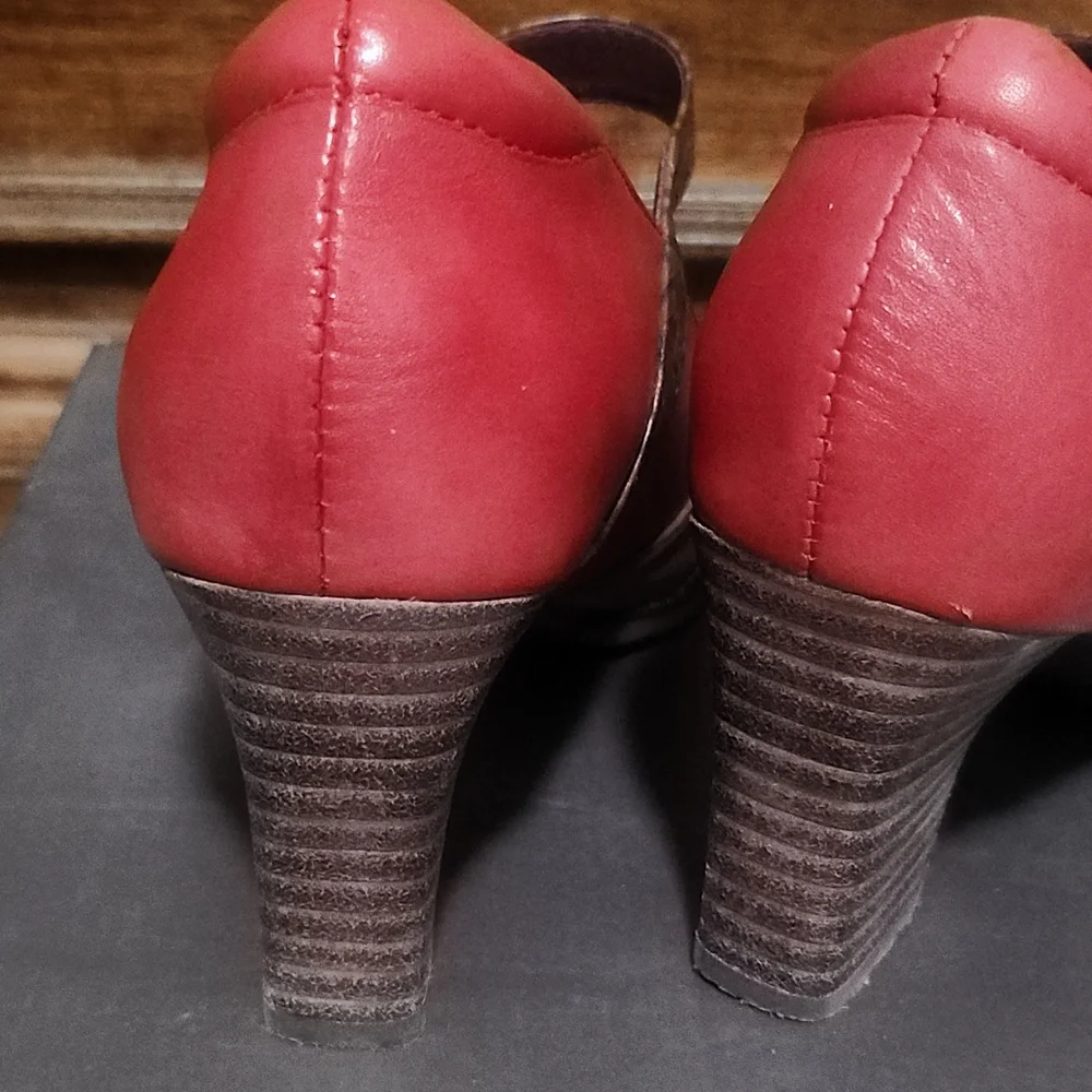 Red and Brown Mary Janes - Picture 3 of 6
